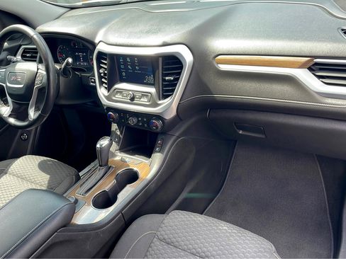 Used 2018 GMC Acadia SLE image 39