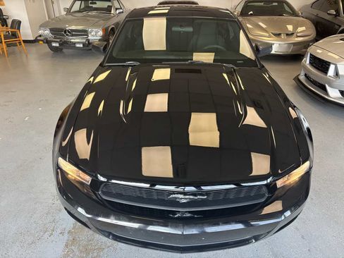 Used 2010 Ford Mustang Coupe RWD image 7