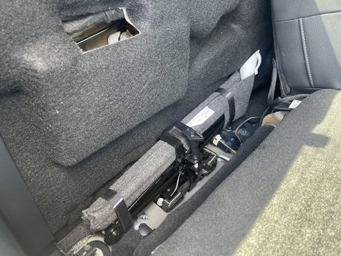 New 2025 Ford F150 Lariat w/ Equipment Group 502A High image 31