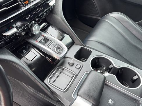 Used 2023 Acura MDX SH-AWD image 23