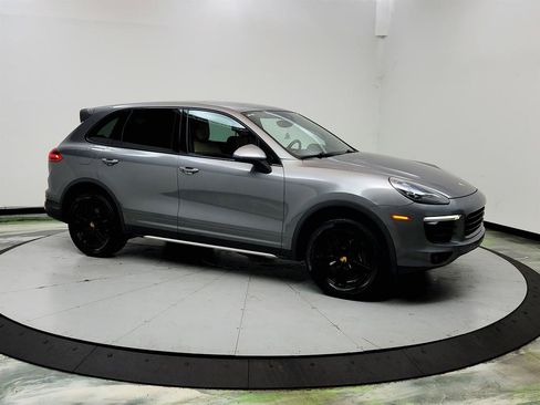 Used 2016 Porsche Cayenne AWD/4WD image 3