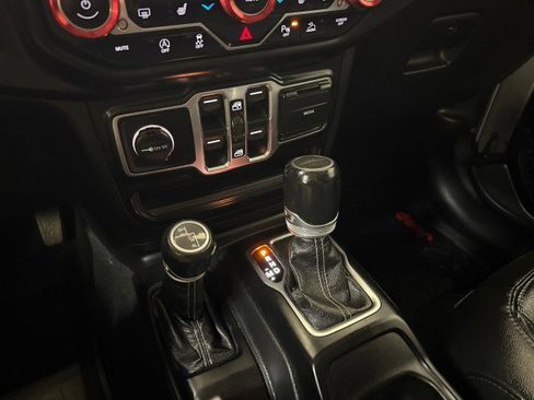 Used 2020 Jeep Gladiator Overland image 25