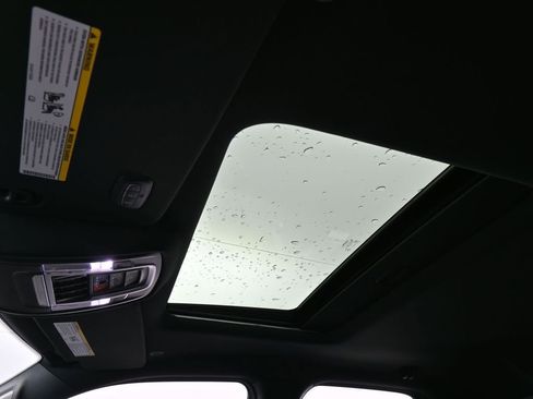 Used 2021 RAM 1500 Laramie w/ Night Edition image 11