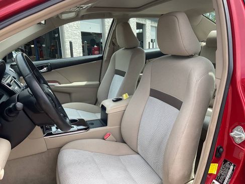 Used 2012 Toyota Camry XLE w/ Convenience Pkg FWD image 15