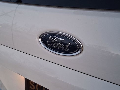 Used 2019 Ford EcoSport SES w/ SES Black Appearance Package image 28