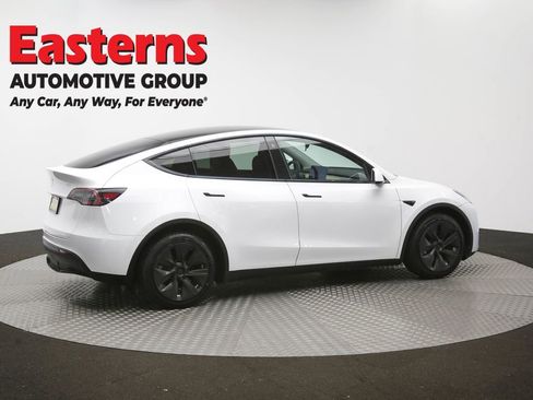 Used 2022 Tesla Model Y Long Range AWD/4WD image 37