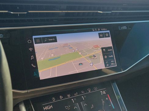 Used 2019 Audi Q8 Prestige w/ Luxury Package image 25