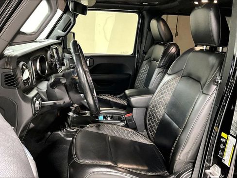 Used 2020 Jeep Wrangler Unlimited Sahara image 34