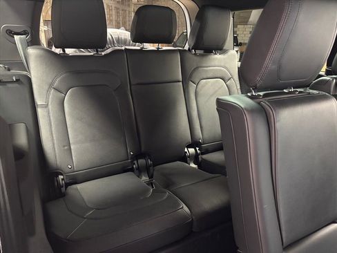 Used 2023 Land Rover Defender 130 S image 43