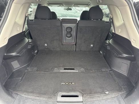Used 2017 Nissan Rogue SV w/ Midnight Edition Package image 10