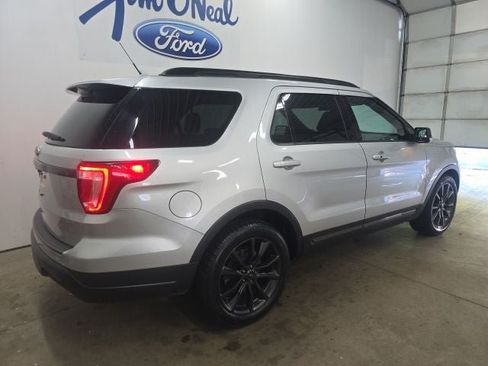 Certified 2018 Ford Explorer XLT w/ Equipment Group 202A FWD image 10