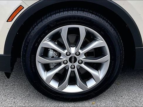 Used 2018 Lincoln MKC Select w/ Select Plus Package FWD image 31