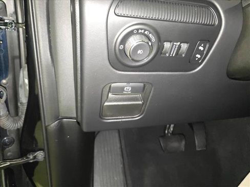 Used 2022 Jeep Grand Wagoneer Series II AWD/4WD image 27
