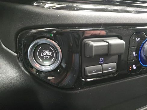 New 2026 Chevrolet Silverado 2500 ZR2 image 16