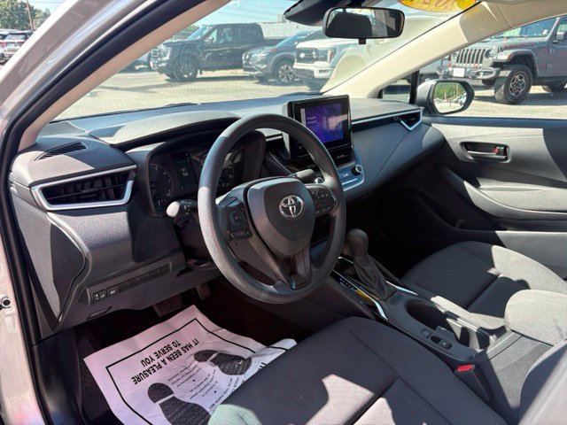 Used 2024 Toyota Corolla LE FWD image 3
