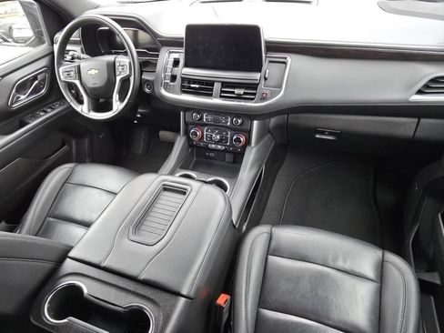 Used 2024 Chevrolet Suburban LT image 19