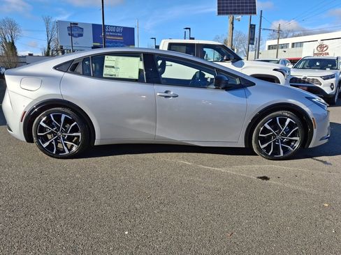 New 2026 Toyota Prius Plug-In Hybrid image 9