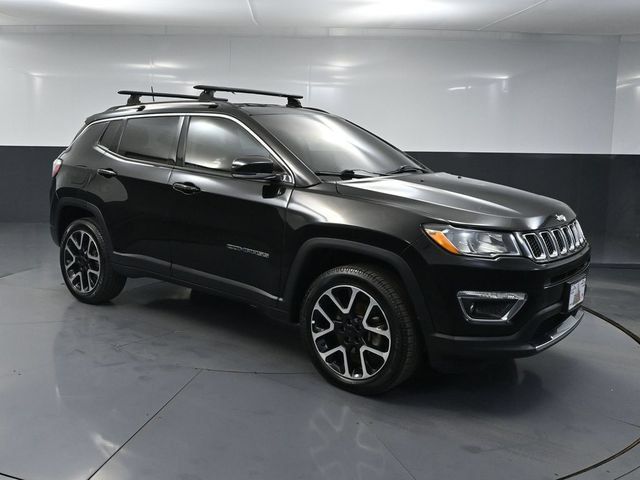 Used 2017 Jeep Compass Limited w/ Navigation Group AWD/4WD image 1