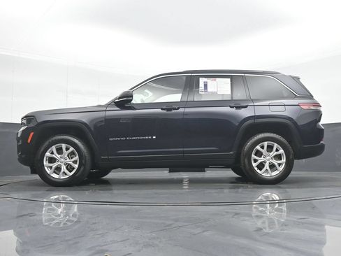 Used 2023 Jeep Grand Cherokee Limited AWD/4WD image 27