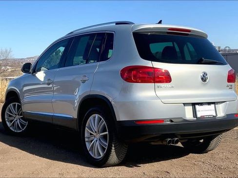Used 2012 Volkswagen Tiguan SE image 11