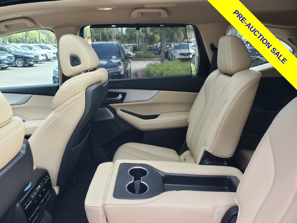 Certified 2025 Acura MDX w/ Technology Package FWD image 12