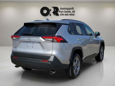 Used 2025 Toyota RAV4 XLE AWD/4WD image 5