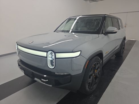 Used 2023 Rivian R1S Adventure AWD/4WD image 1