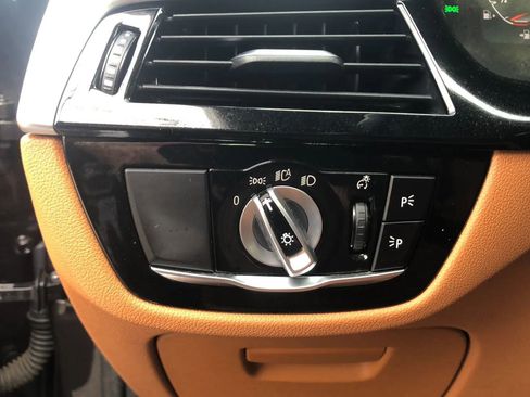 Used 2020 BMW 540i xDrive w/ Premium Package image 27