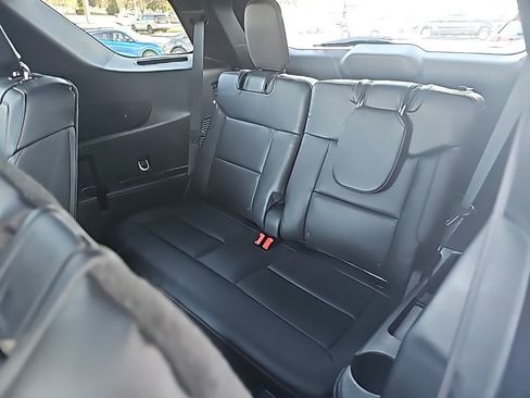 Used 2025 Ford Explorer ST-Line w/ Premium Package image 15