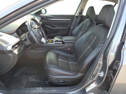 Used 2024 Nissan Altima 2.5 SR image 16