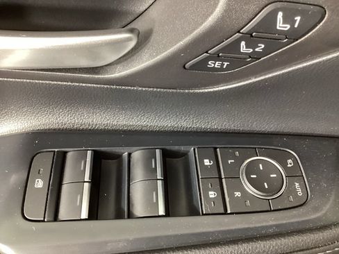 Used 2024 Toyota Grand Highlander AWD image 18