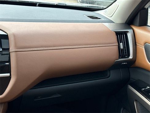 Certified 2022 Nissan Pathfinder Platinum w/ Lighting Package (N93) image 17