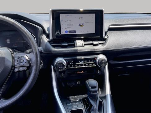 Used 2025 Toyota RAV4 XLE FWD image 7