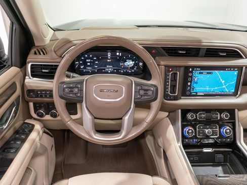 Used 2023 GMC Yukon Denali AWD/4WD image 12