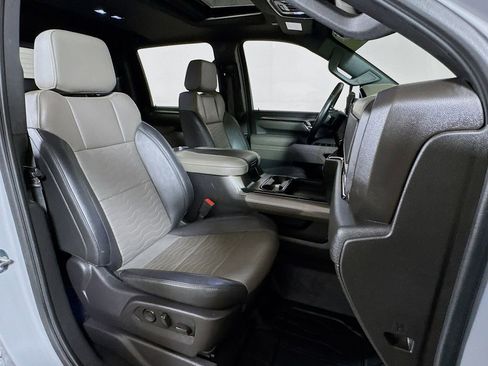 Certified 2024 Chevrolet Silverado 2500 ZR2 w/ Technology Package image 28