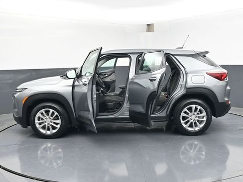 Used 2024 Chevrolet TrailBlazer LS FWD image 48