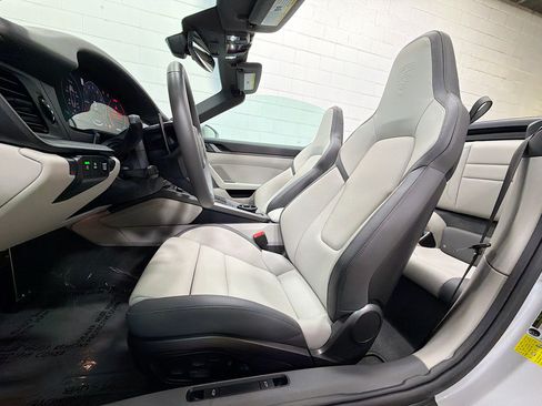 Certified 2025 Porsche 911 Carrera RWD image 5