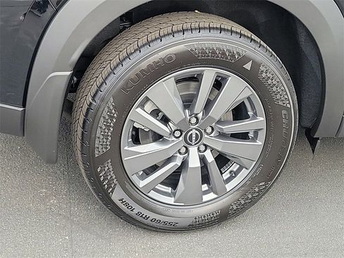 New 2025 Nissan Pathfinder SV image 3