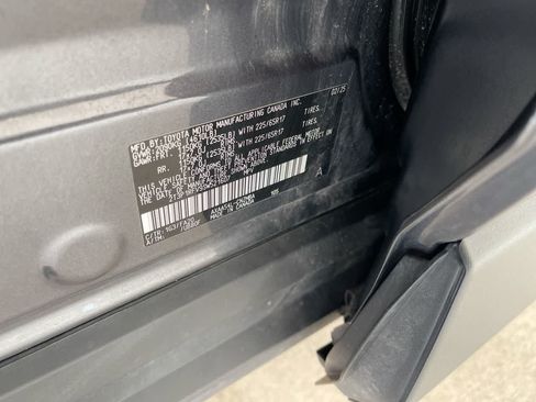Used 2025 Toyota RAV4 XLE AWD/4WD image 27