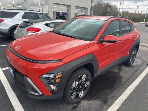 Used 2024 Hyundai Kona SEL w/ Convenience Package AWD/4WD image 3