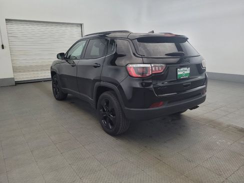 Used 2018 Jeep Compass Latitude w/ Popular Equipment Group AWD/4WD image 5