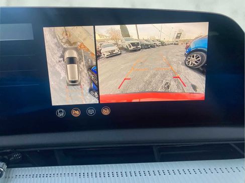 Used 2025 Cadillac Optiq Sport 1 w/ LPO, Floor Liner Package image 18