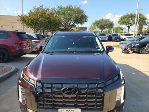 Used 2023 Hyundai Palisade Limited FWD image 2