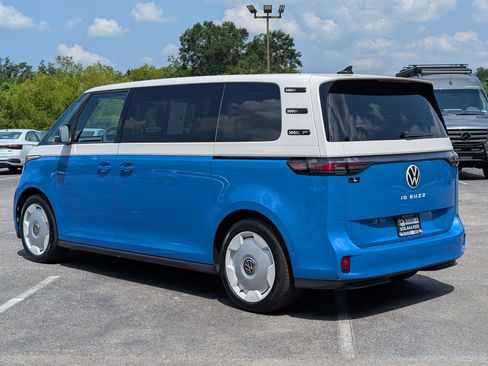 Used 2025 Volkswagen ID. Buzz 1st Edition RWD image 7