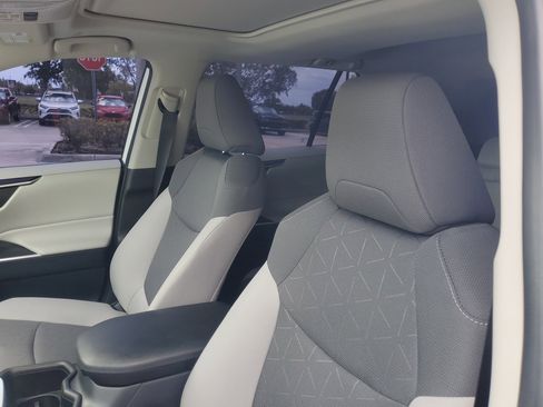 Certified 2024 Toyota RAV4 XLE w/ Convenience Package FWD image 18