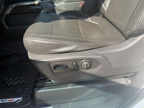 Used 2020 GMC Sierra 1500 SLT RWD image 12