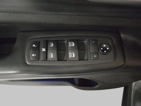 Used 2021 Jeep Grand Cherokee Laredo image 31