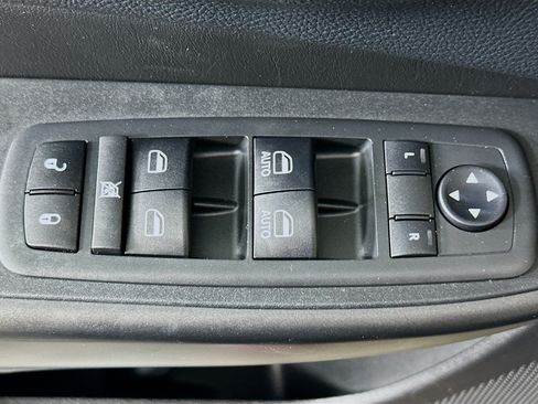 Used 2019 Jeep Cherokee Trailhawk w/ Comfort/Convenience Group AWD/4WD image 15
