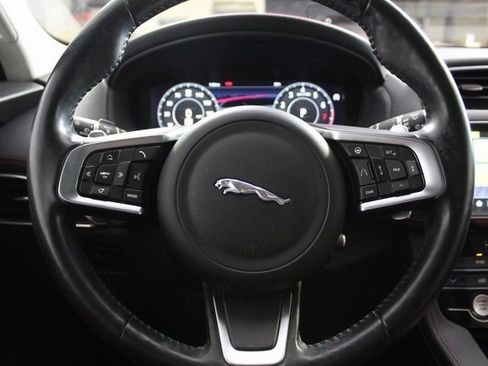 Used 2020 Jaguar F-PACE Checkered Flag image 18