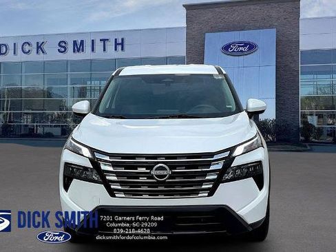 Used 2025 Nissan Rogue SV FWD image 2
